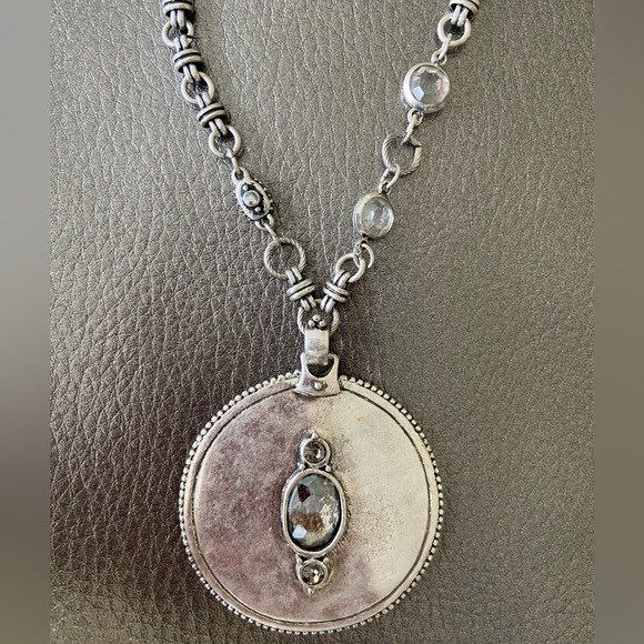 Chico's Jewelry - Chico's Silver and Gray stone Pendant Necklace
With adjustable lengths.